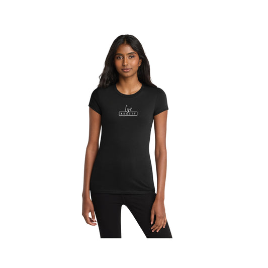 District ® Women’s Fitted Very Important Tee